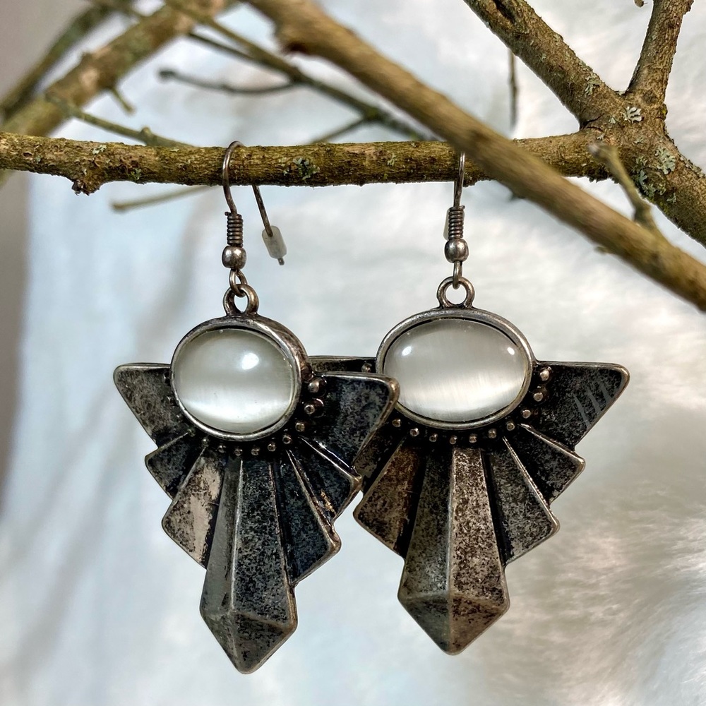 New in! silver tone tribal style drop dangle hook earrings BRAND-NEW moonstone